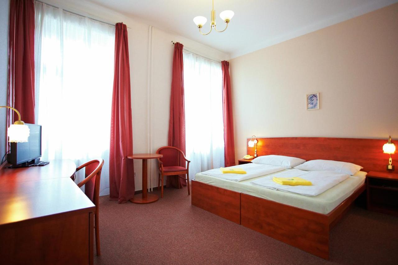 Wellness Hotel Central Klatovy Bagian luar foto
