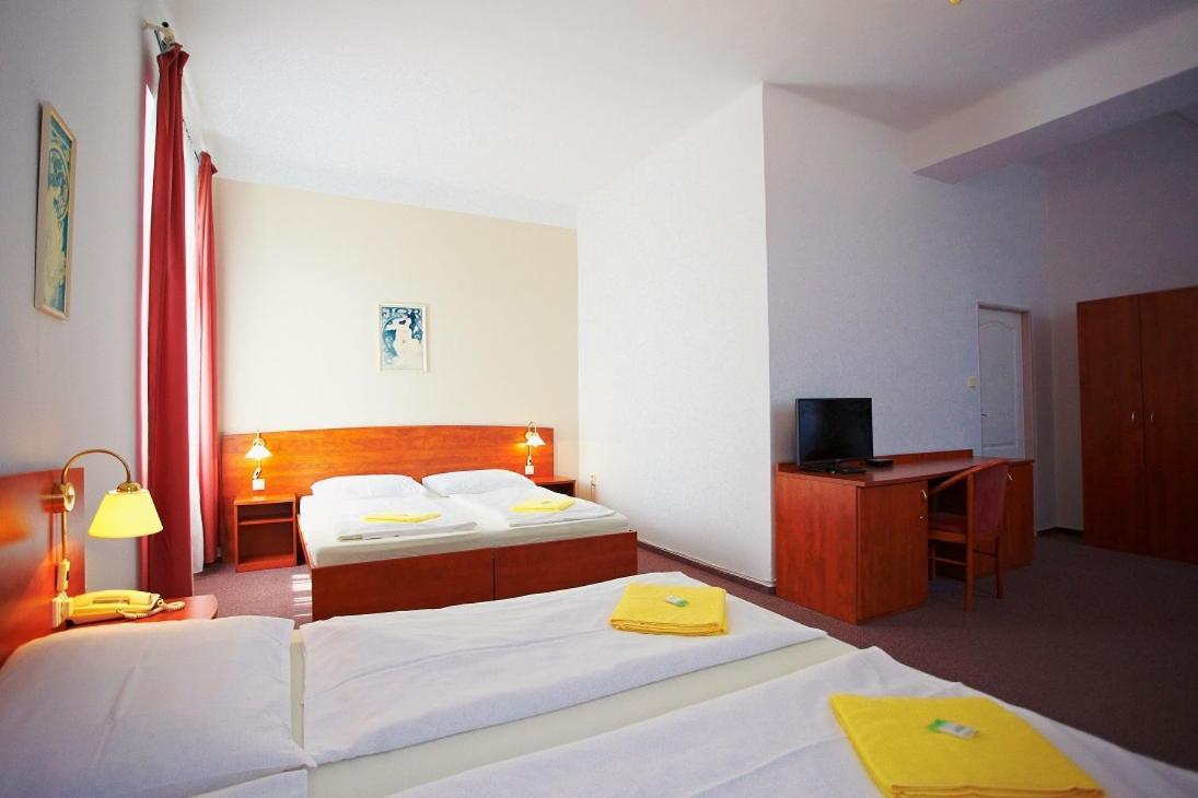 Wellness Hotel Central Klatovy Bagian luar foto